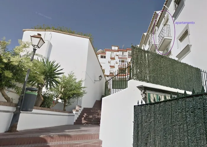 Midway Apartment *